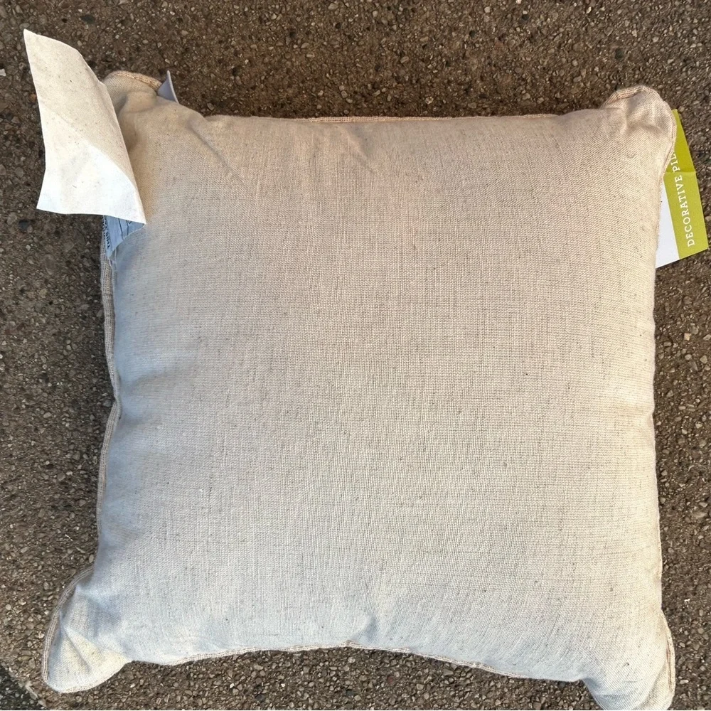 Jingles & Joy pillow ‘Winter Wonderland’ beaded sequins light blue white NWT